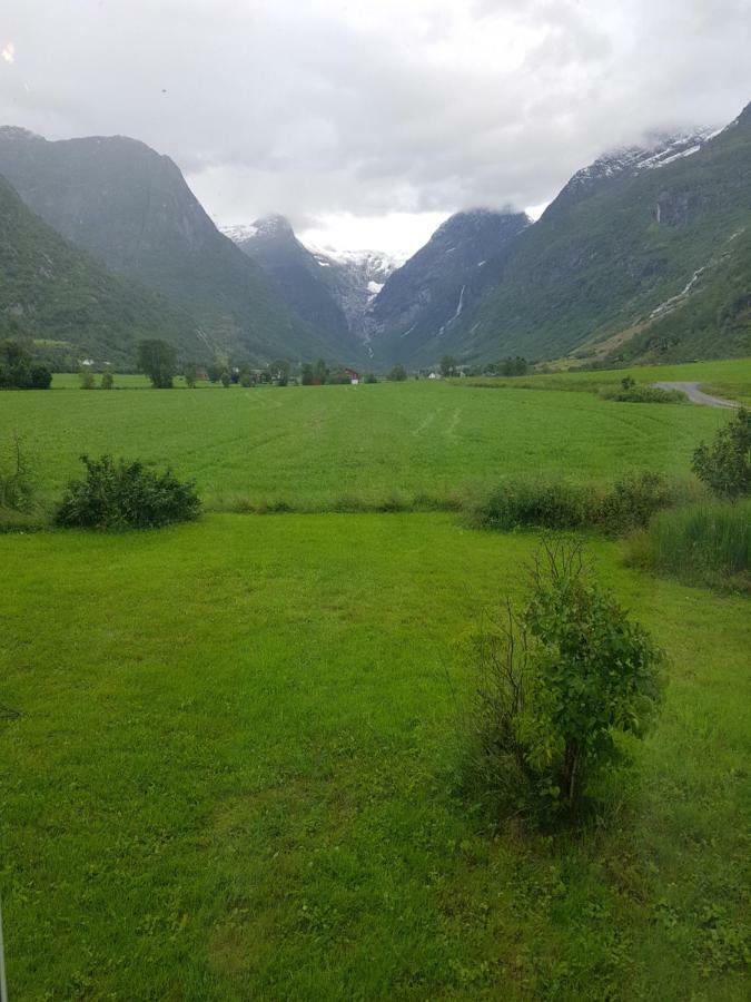 Glacier And Waterfall View Briksdalsbre Buitenkant foto